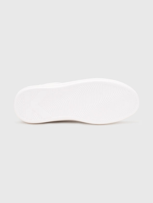 KAPRI sports shoes with gold accents - 5