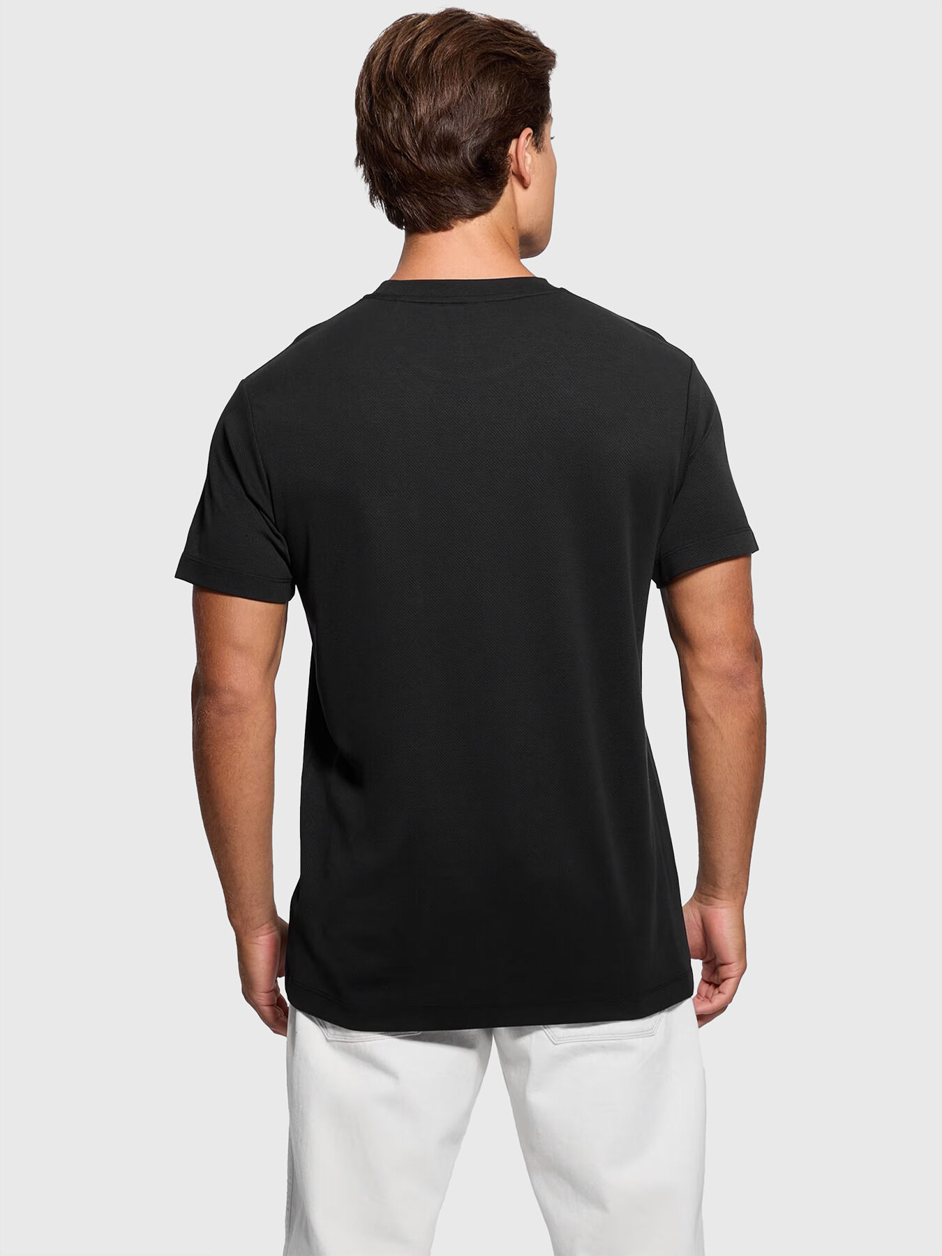 Tシャツ・カットソー EMBROIDERED 4G LOGO T-SHIRT T-shirt with 4G logo embroidery brand GUESS