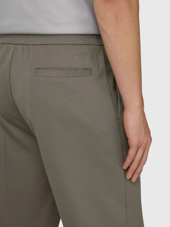 Wool trousers with an elastic waistband - 3