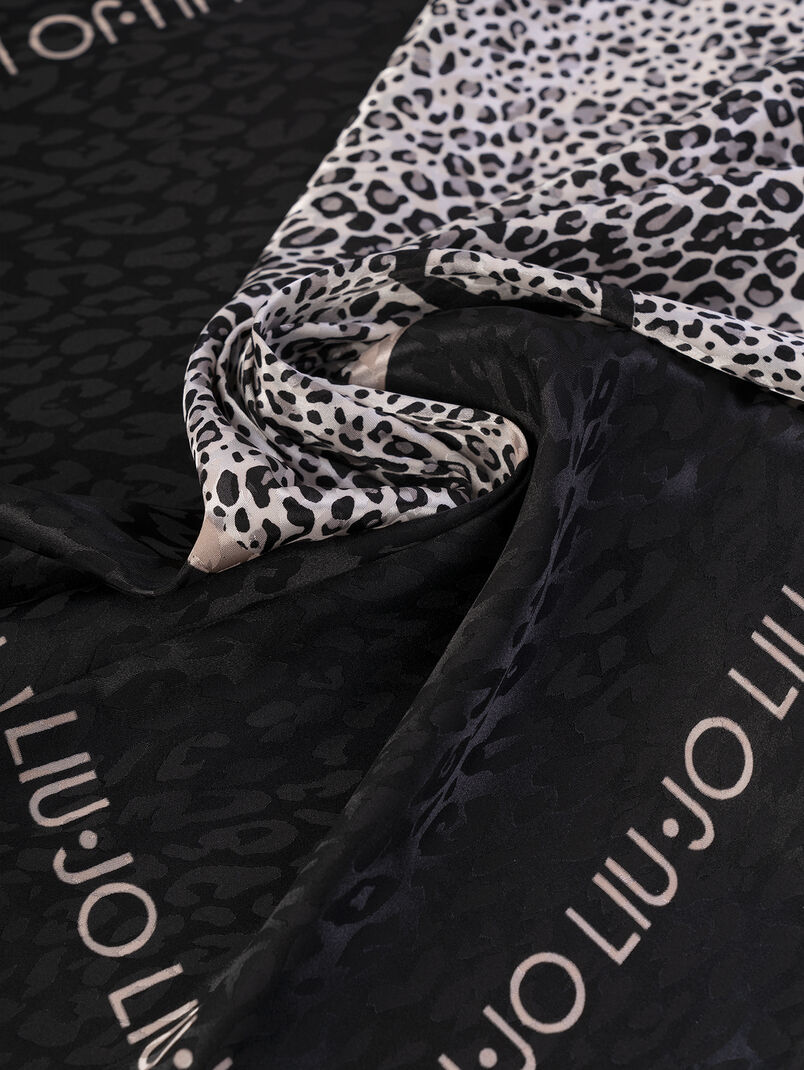 Scarf with a heart - 3