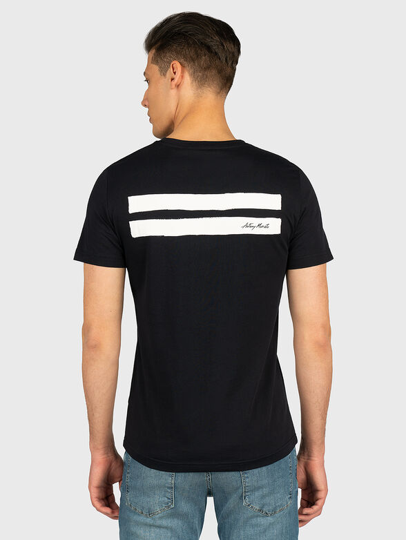 T-shirt with contrasting stripes and inscriptions - 3