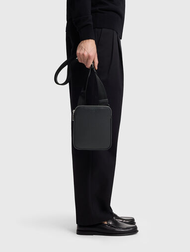 Black leather crossbody bag - 3