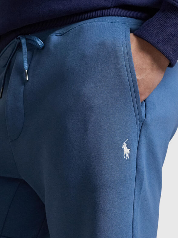 Shorts with a mini logo - 3