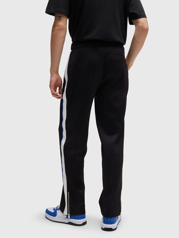 Tracksuit with contrasting details - 2