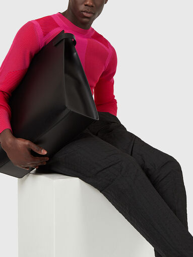 Trousers with cuffs and pockets - 4