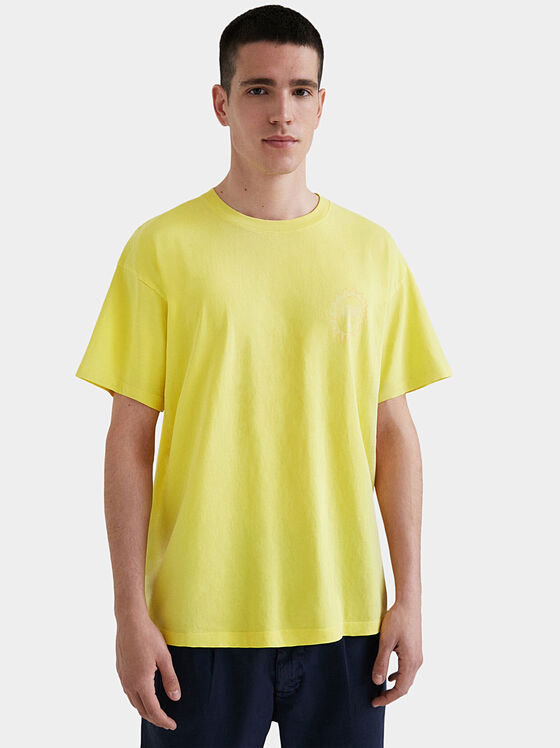 Памучна тениска в жълт цвят - 1