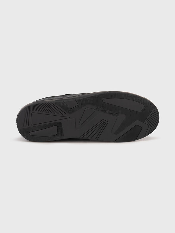 Black sports shoes - 5
