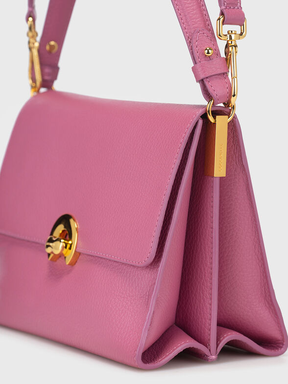 Crossbody bag with gold clasp  - 4