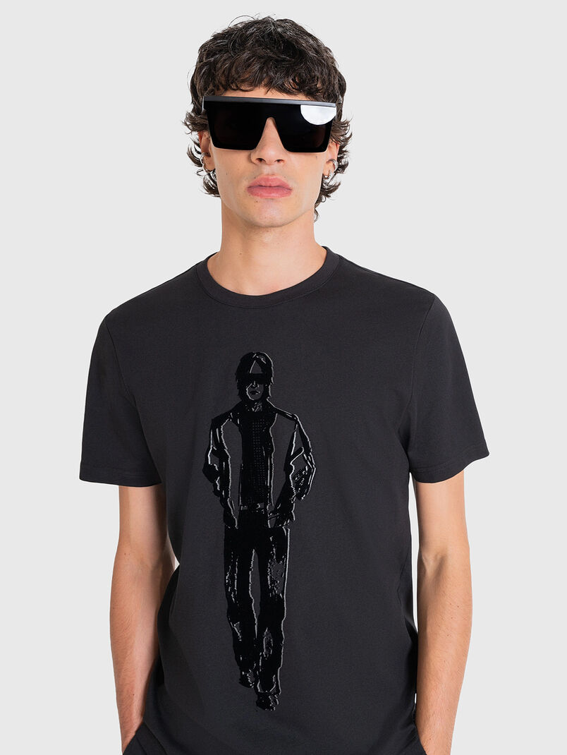 T-shirt with oval neckline and print - 3