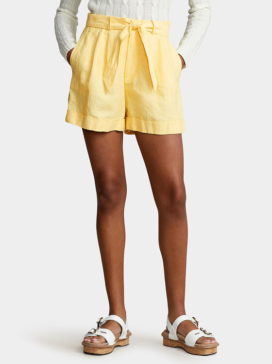 Къси ленени панталони в жълт цвят - 1