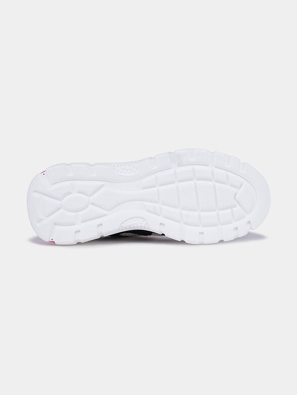 Sports shoes with shiny details - 5