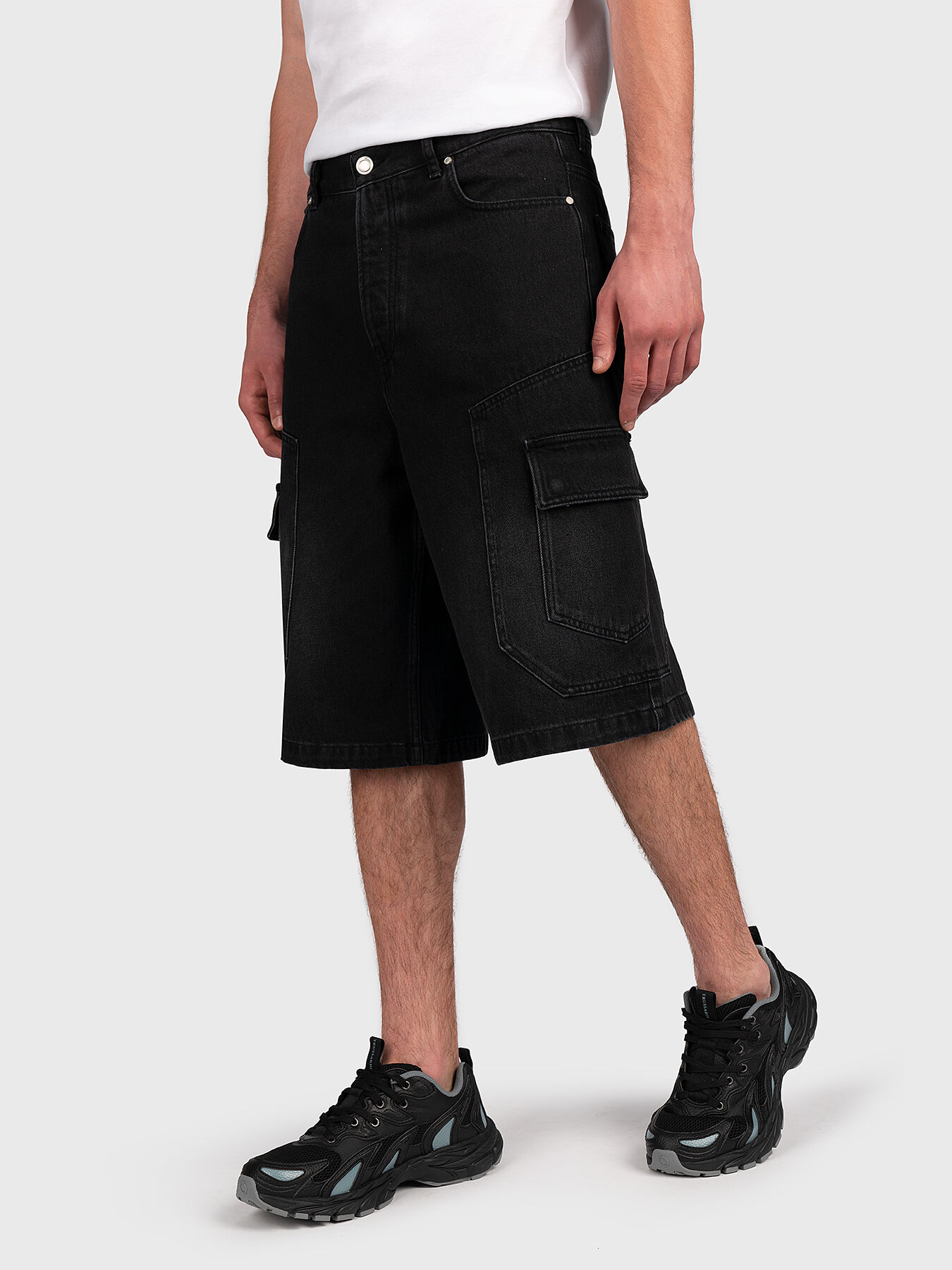 Cargo shorts pants brand TRUSSARDI — Globalbrandsstore.com/en