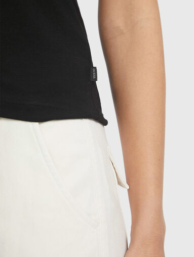 T-shirt with oval neckline - 5