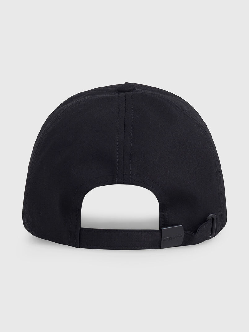 Baseball cap with a 3D logo - 3