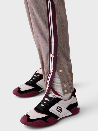 Trousers with side trim and buttons - 3