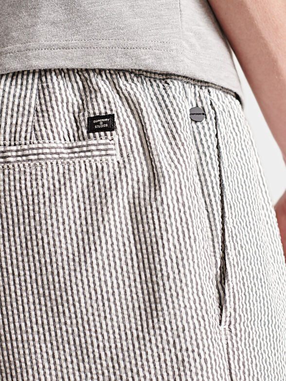 Shorts with fine stripes - 4