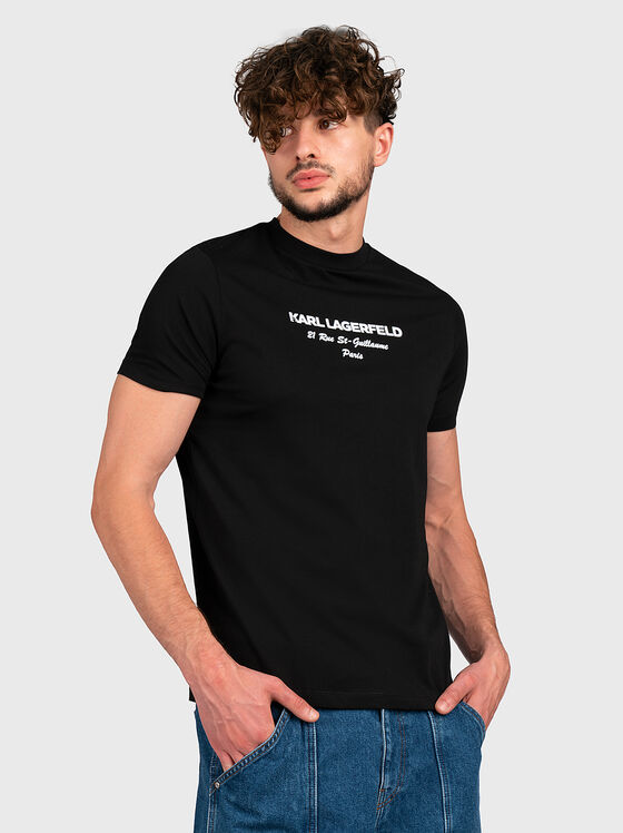 Черна памучна тениска с релефно лого - 1