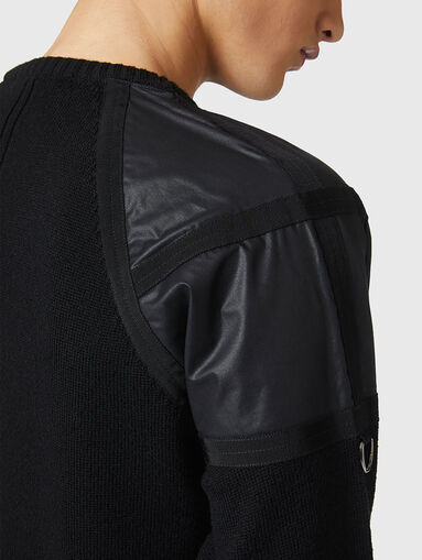 Wool sweater with accent details - 4