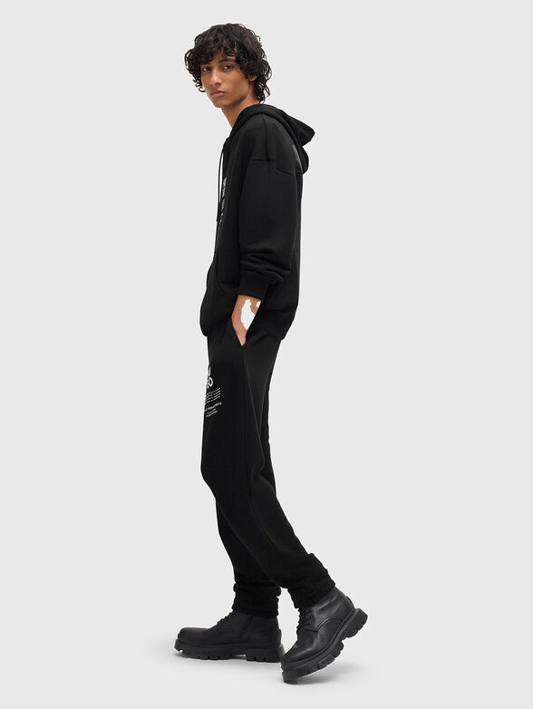Sweatshirt with accent back - 3