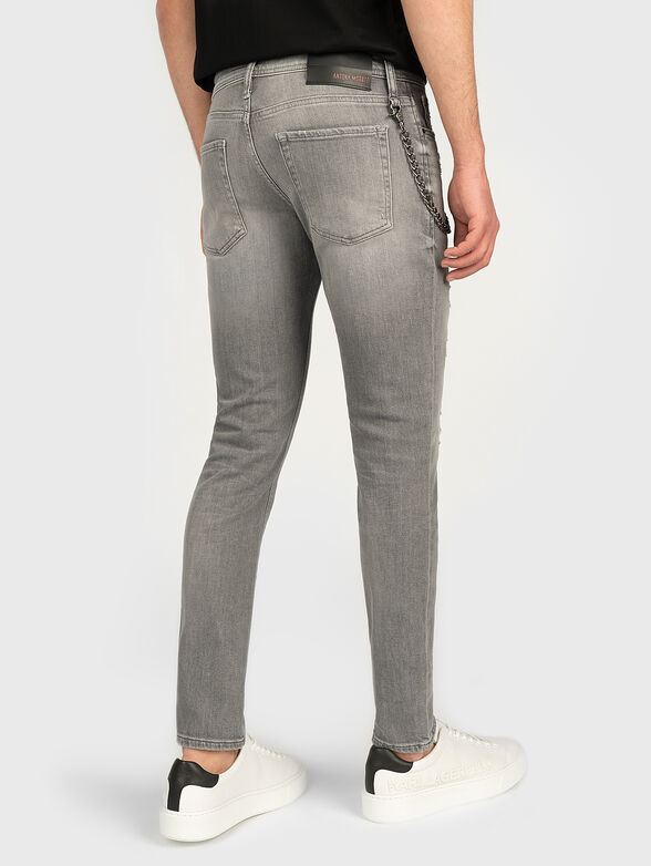 Slim jeans with chain detail - 3
