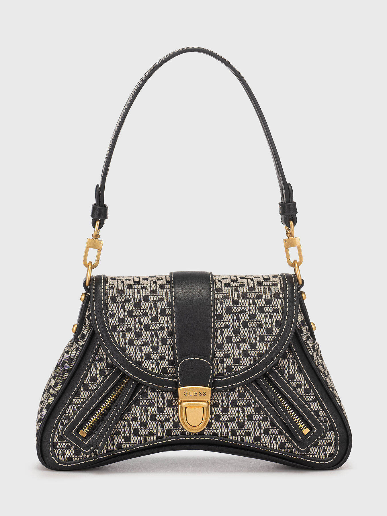 Belle ˖⋆　0529　0601 BELLE bag with monogram print brand GUESS