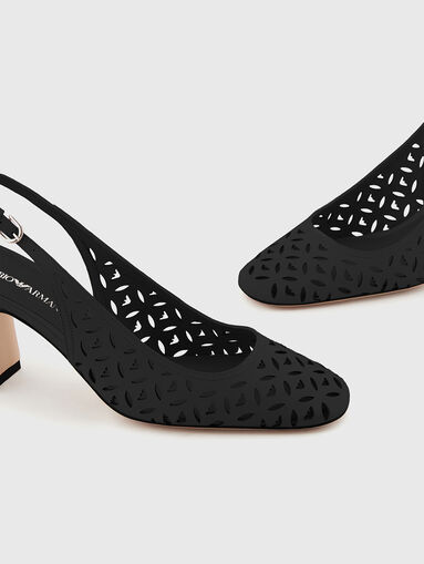 Leather sandals with perforations - 4