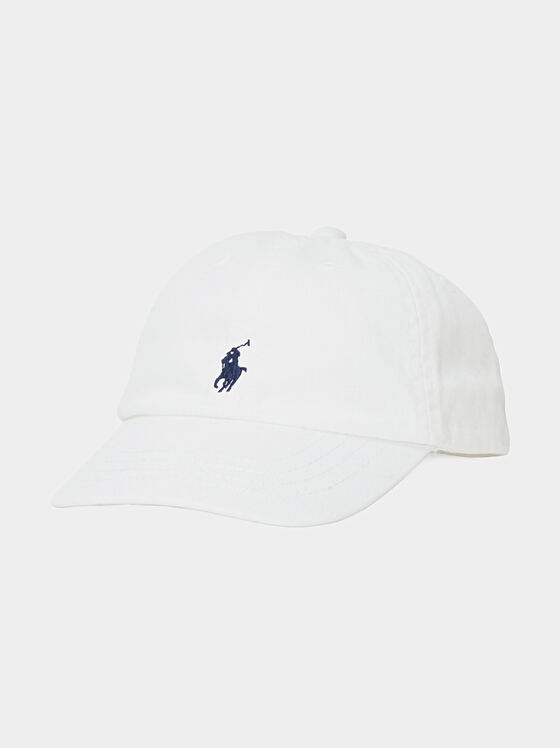 Бяла шапка с бродирано лого - 1