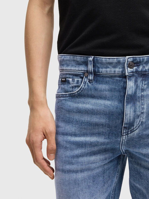 Slim jeans with a worn effect - 3