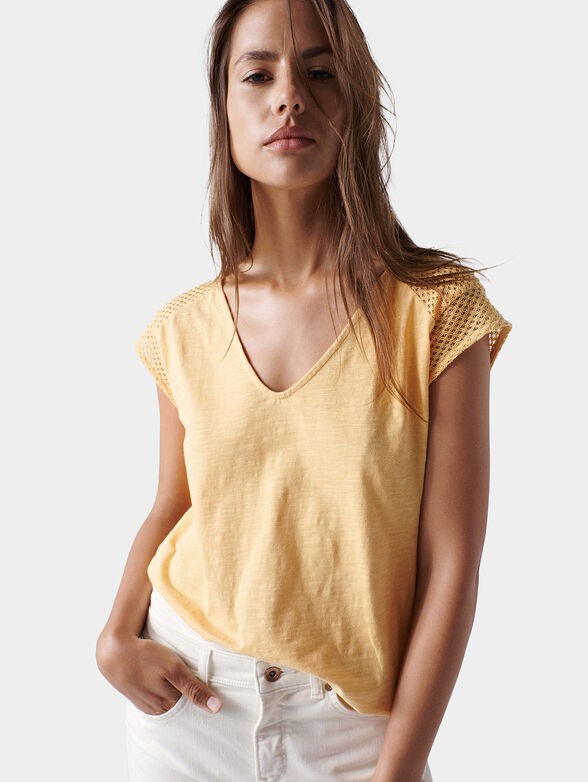 T-shirt with lace accent on the back - 1