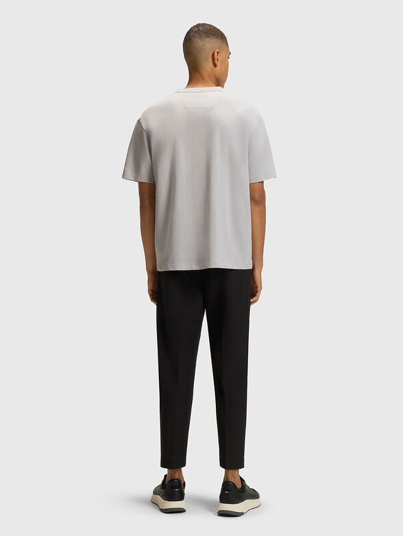 T-shirt with oval neckline in gray - 3