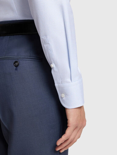 Slim-fit shirt in light blue - 4