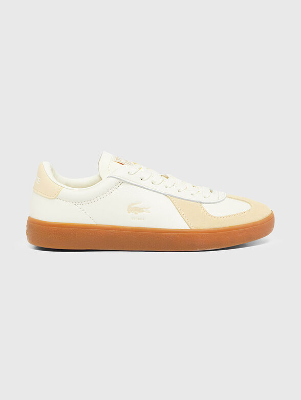Sports shoes with logo - 1