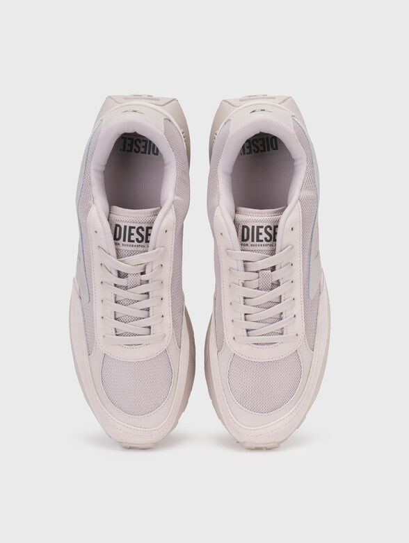 Sports shoes with contrasting logo - 6