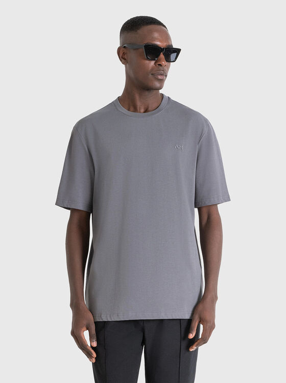 Сива тениска с мини лого бродерия - 1