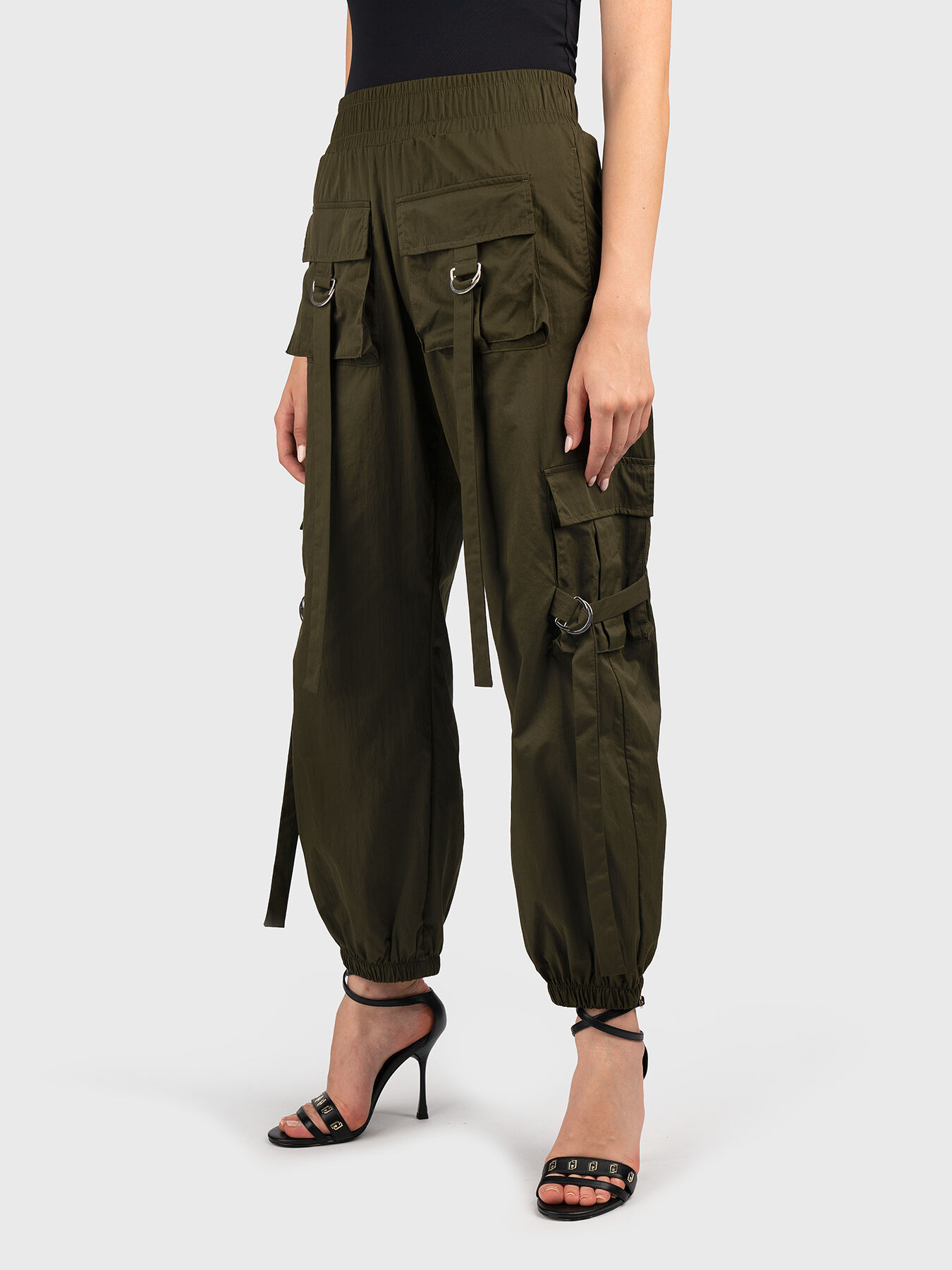 Jogging trousers with pockets sales