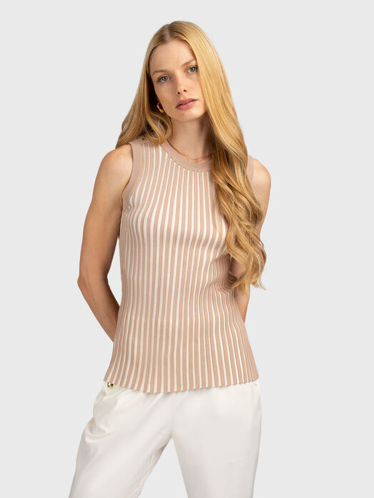 Knitted top with accent buttons