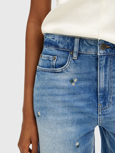 Denim shorts with mini floral embroideries - 3