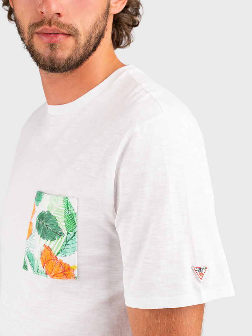 T-shirt with accent pocket  - 3