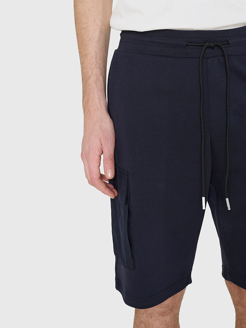 Dark blue shorts with side pockets  - 3