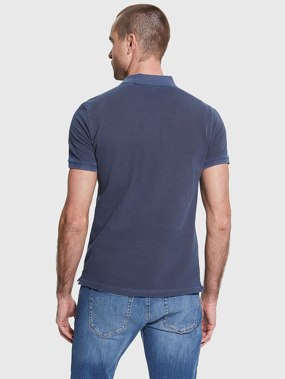 Blue polo-shirt with logo accent - 3