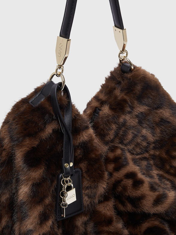 Large faux fur bag - 4