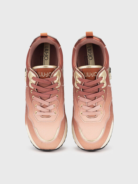 Sports shoes with logo - 6