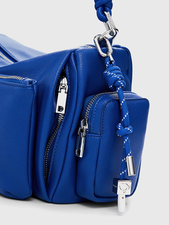 Bag with accent pockets and logo - 5