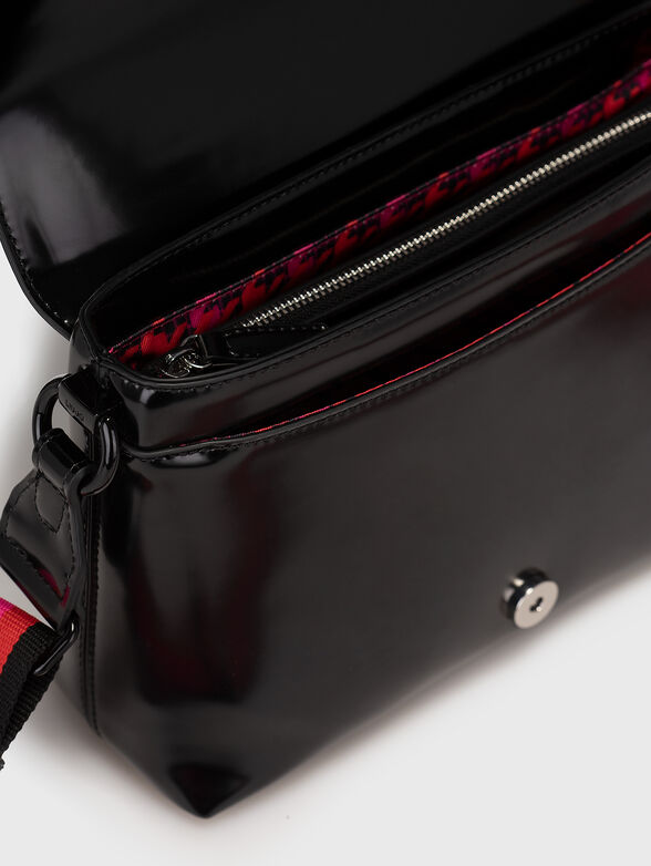 Crossbody bag with contrast strap - 6