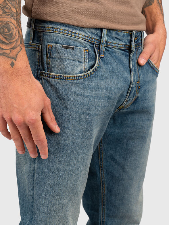 Jeans with washed effect - 3