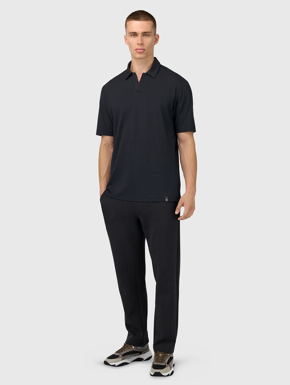 Polo shirt with accent on the collar  - 2
