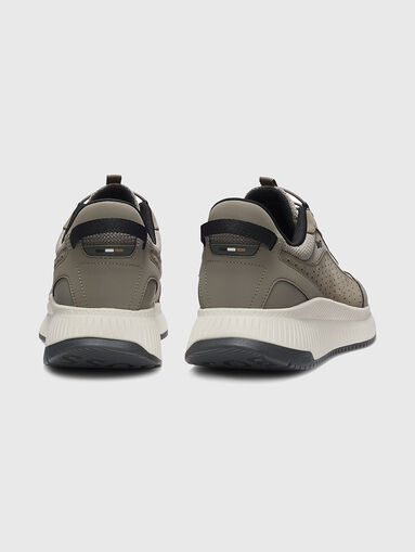 Sports shoes with logo - 4