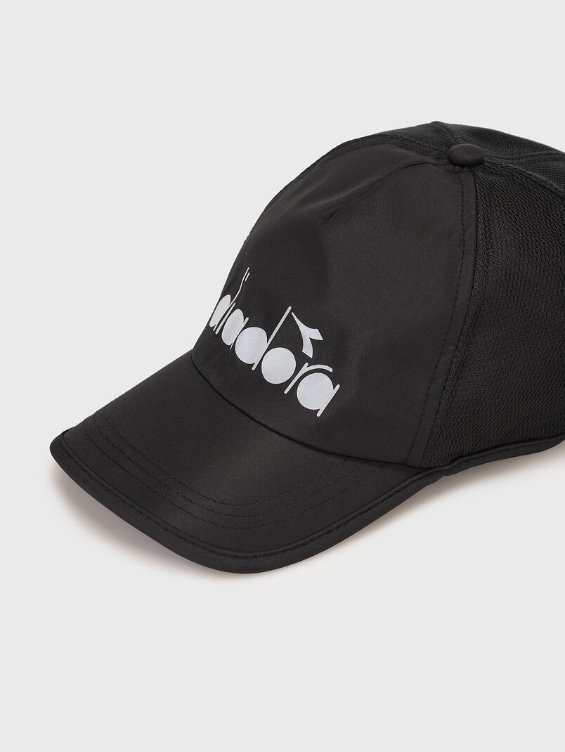 Black hat with logo print - 3