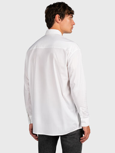 White shirt with logo detail - 3