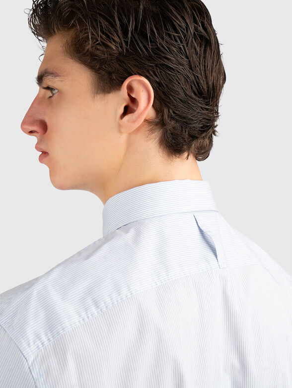 Long-sleeved shirt with a classic collar - 4